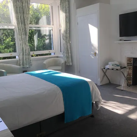 Bed and breakfast Croham Park - Free Parking & Wi-Fi